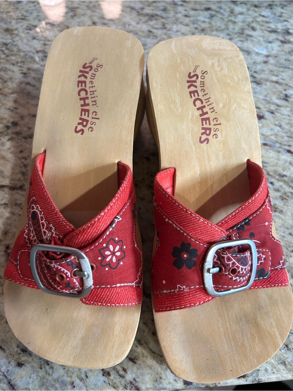 VINTAGE Y2K Skechers red bsndana chunky platform sandals. New?? Size 6*